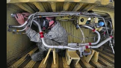 Reparatur an einem Tank einer C-130