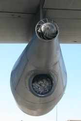 Wing refueling pod